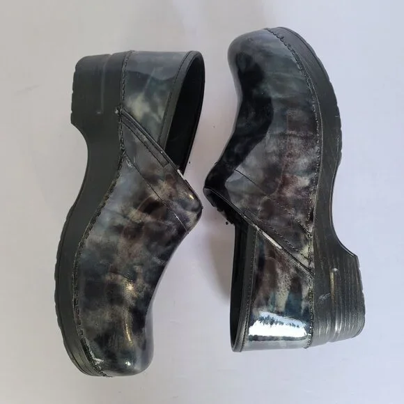 Dansko Professional Clogs. Size 42 - Picture 6 of 8